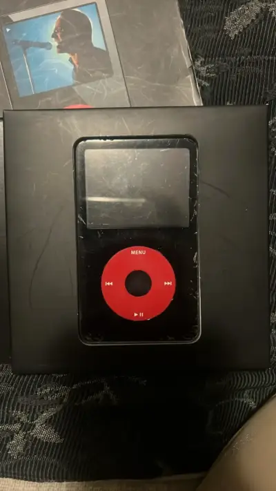 iPod Classic Edición Especial U2 con Caja - miniatura 1
