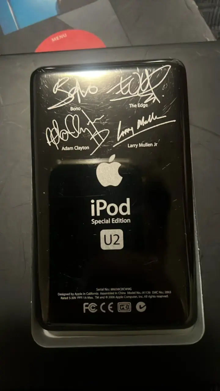 iPod Classic Edición Especial U2 con Caja - 2