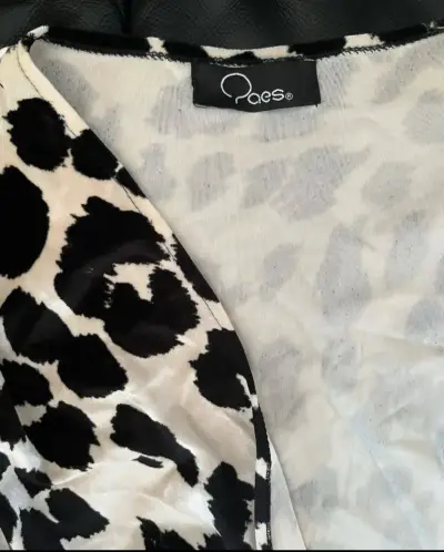 Kimono largo estampado animal print blanco y negro - miniatura 4