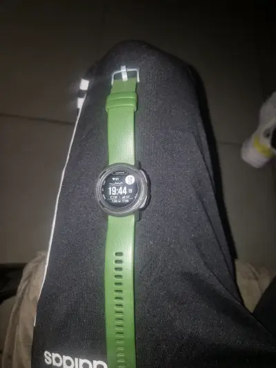 Reloj deportivo Garmin verde con GPS - miniatura 2