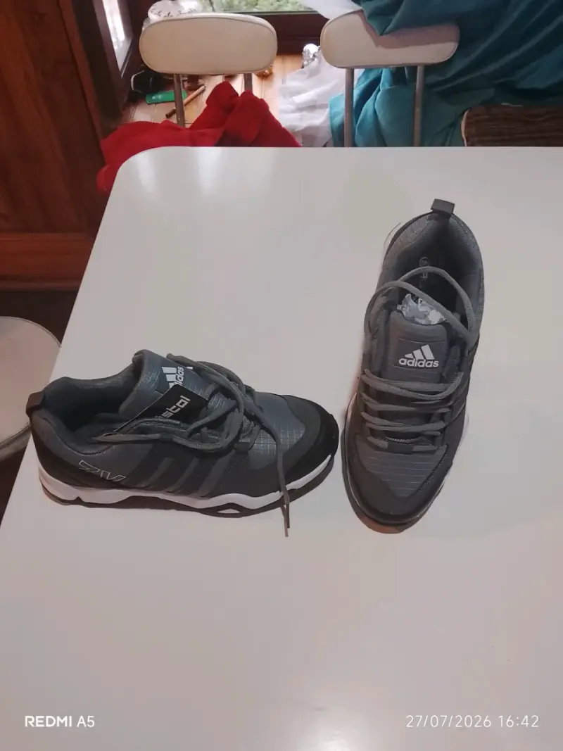 Zapatillas deportivas  grises para hombre