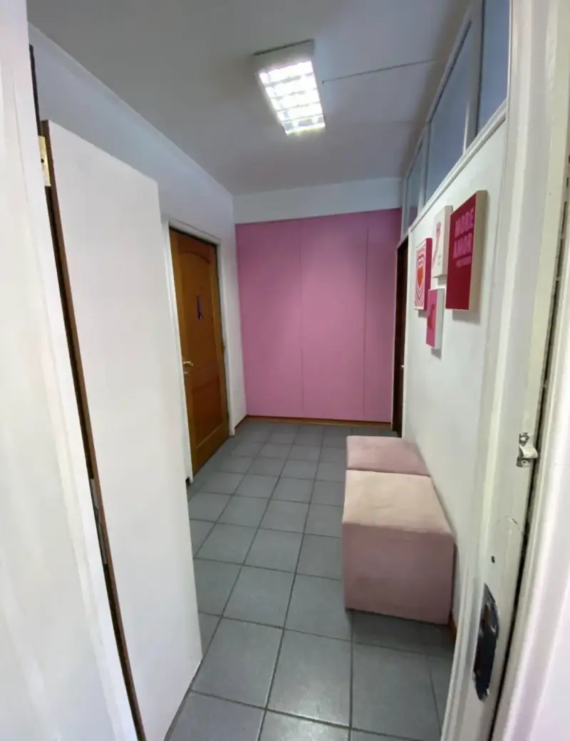 Arriendo mesa manicurista - 2