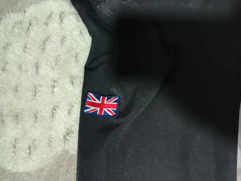 Chaqueta negra Lonsdale con forro escocés - 5