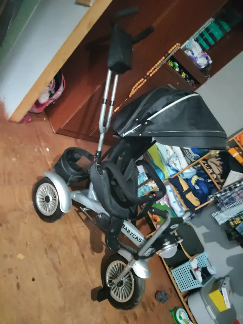 Triciclo para niños con toldo y pedales - 3