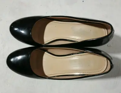 Zapatos de Tacón Negro Elegantes para Mujer - miniatura 3