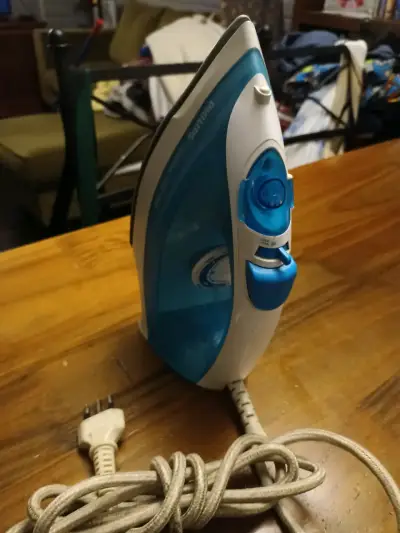 Plancha a vapor Philips con suela cerámica - miniatura 1