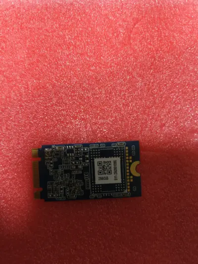 Unidad SSD M.2 2242 256GB Phison - miniatura 2