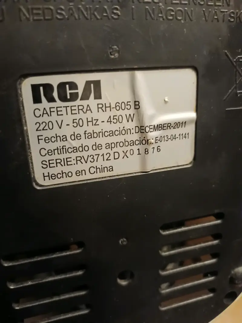 Cafetera RCA RH-605B compacta - 4