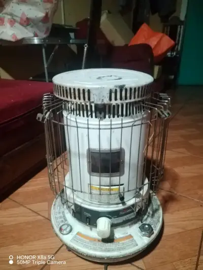 Calefactor a queroseno portátil usado - miniatura 1