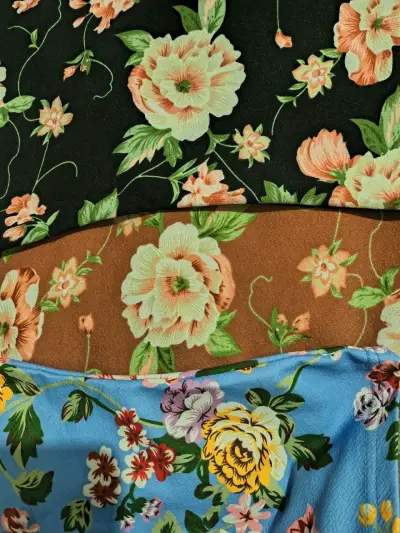 Poleras Shein con estampado floral en varios colores - miniatura 4