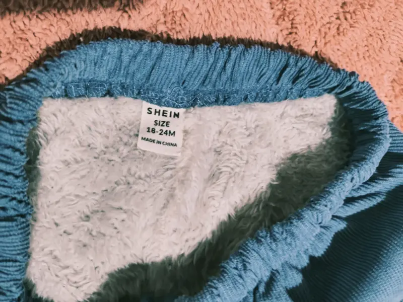 Pantalones de bebé Shein azul con forro polar - 3