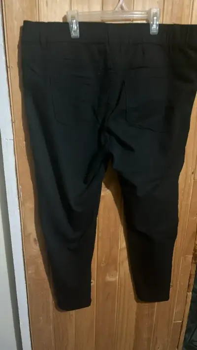 Pantalones negros de mujer talla grande - miniatura 3