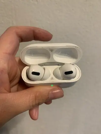 Audífonos inalámbricos con estuche de carga Apple - miniatura 3