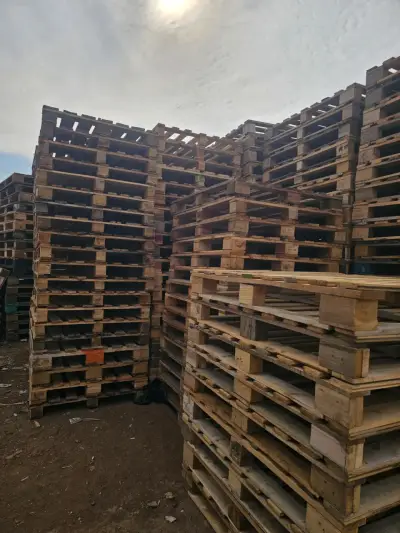 Pallets de madera reutilizables en buen estado - miniatura 1