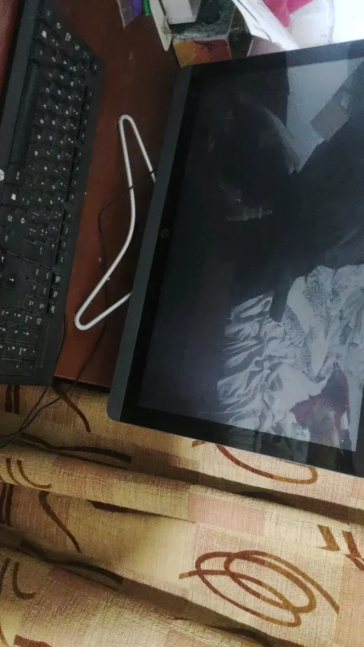 PC Monitor y teclado HP en buen estado - 3