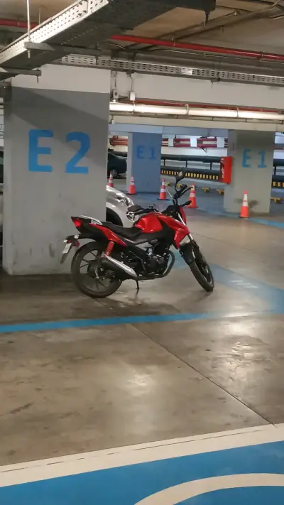 Arriendo de moto para examen de clase C - miniatura 1