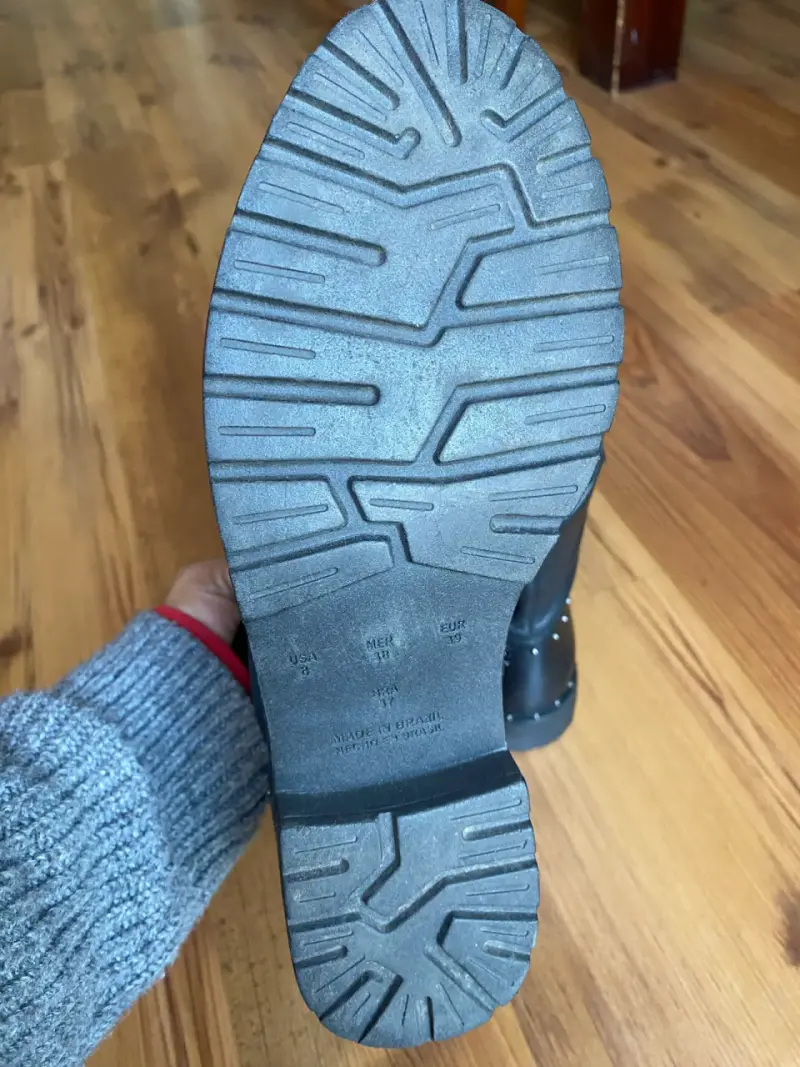 Botas de cuero negro con cordones y tachas - 4