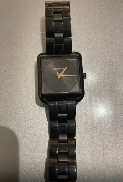 Reloj Michael Kors negro de acero inoxidable - miniatura 1