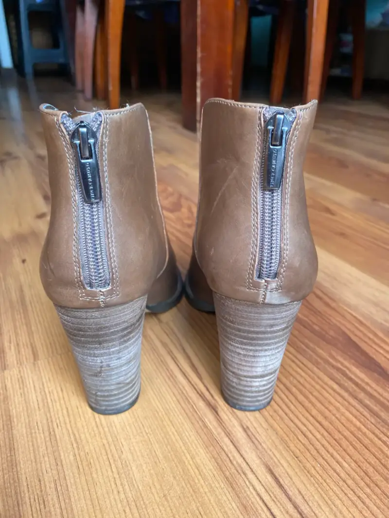 Botines de cuero marrón con tacón alto - 4