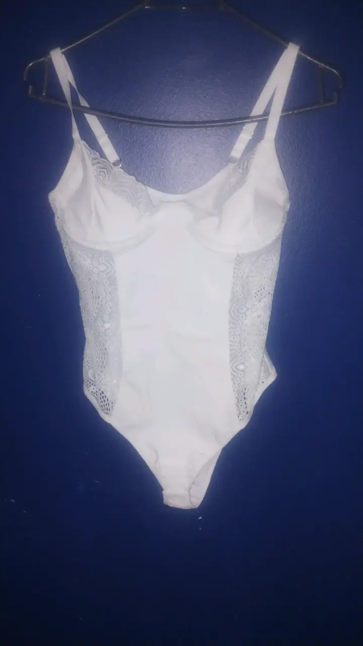 Body blanco de encaje para mujer