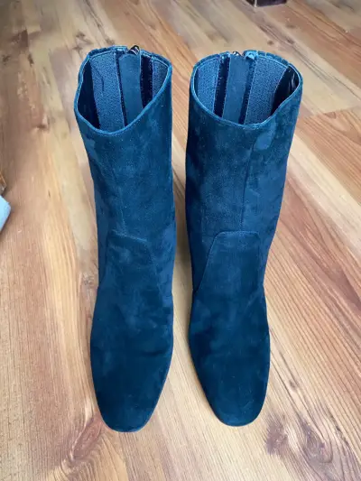 Botines de gamuza negro con cierre trasero - miniatura 1