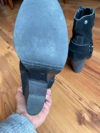 Botines de gamuza negros con tacón alto - miniatura 3
