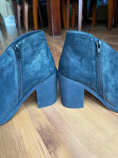 Botines de cuero negro con tacón alto - miniatura 6