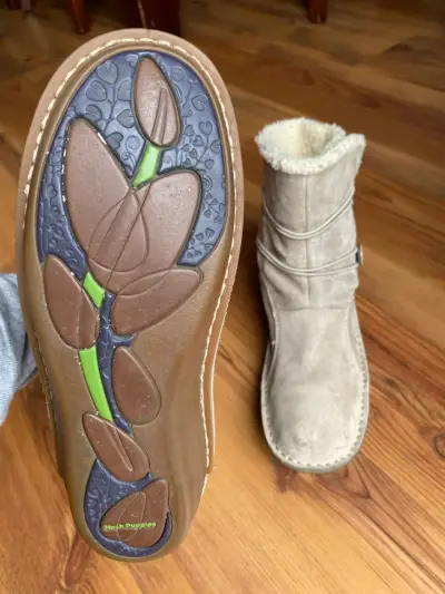 Botas de gamuza beige con forro de lana - miniatura 2