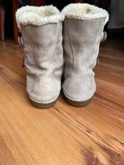 Botas de gamuza beige con forro de lana - miniatura 4