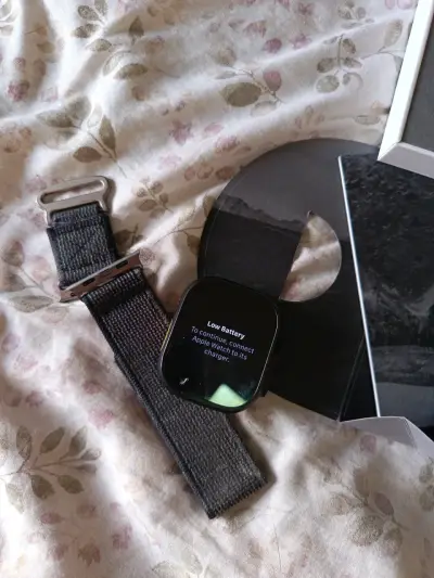 Apple Watch Ultra 2  49mm con Correa Negra - miniatura 5