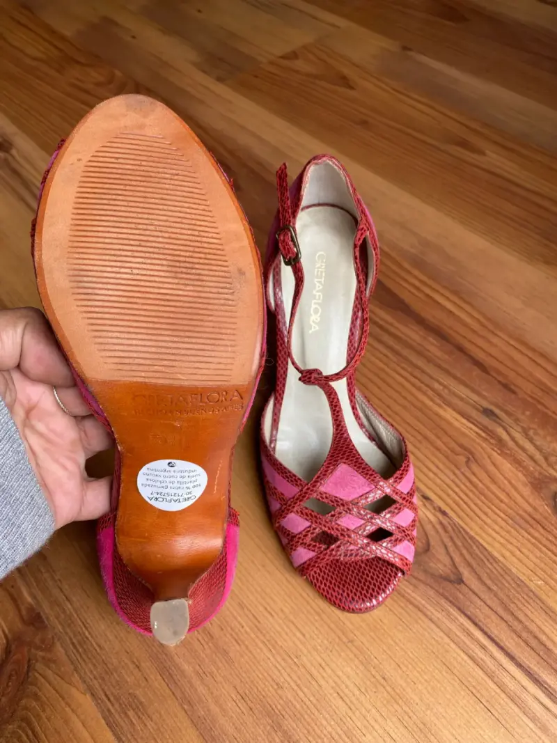 Zapatos de tacón alto rosa con diseño elegante - 3