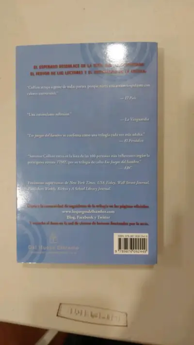 Libro Sinsajo de Suzanne Collins en buen estado - miniatura 2