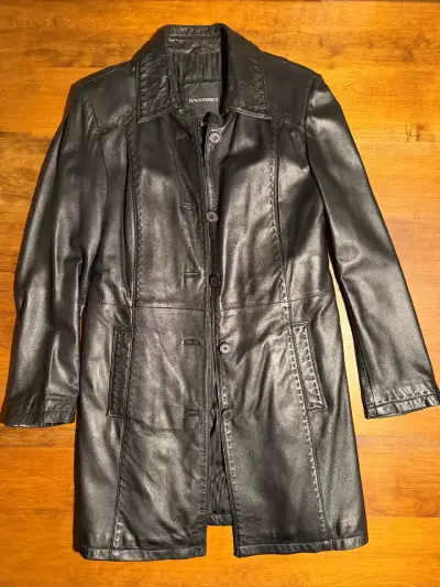 Abrigo de cuero negro Dagorret para mujer - miniatura 1
