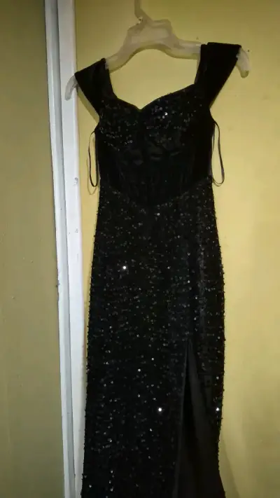 Vestido largo negro con lentejuelas talla XS - miniatura 1