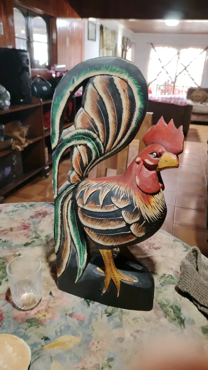 Escultura de gallo en madera pintada a mano - 2