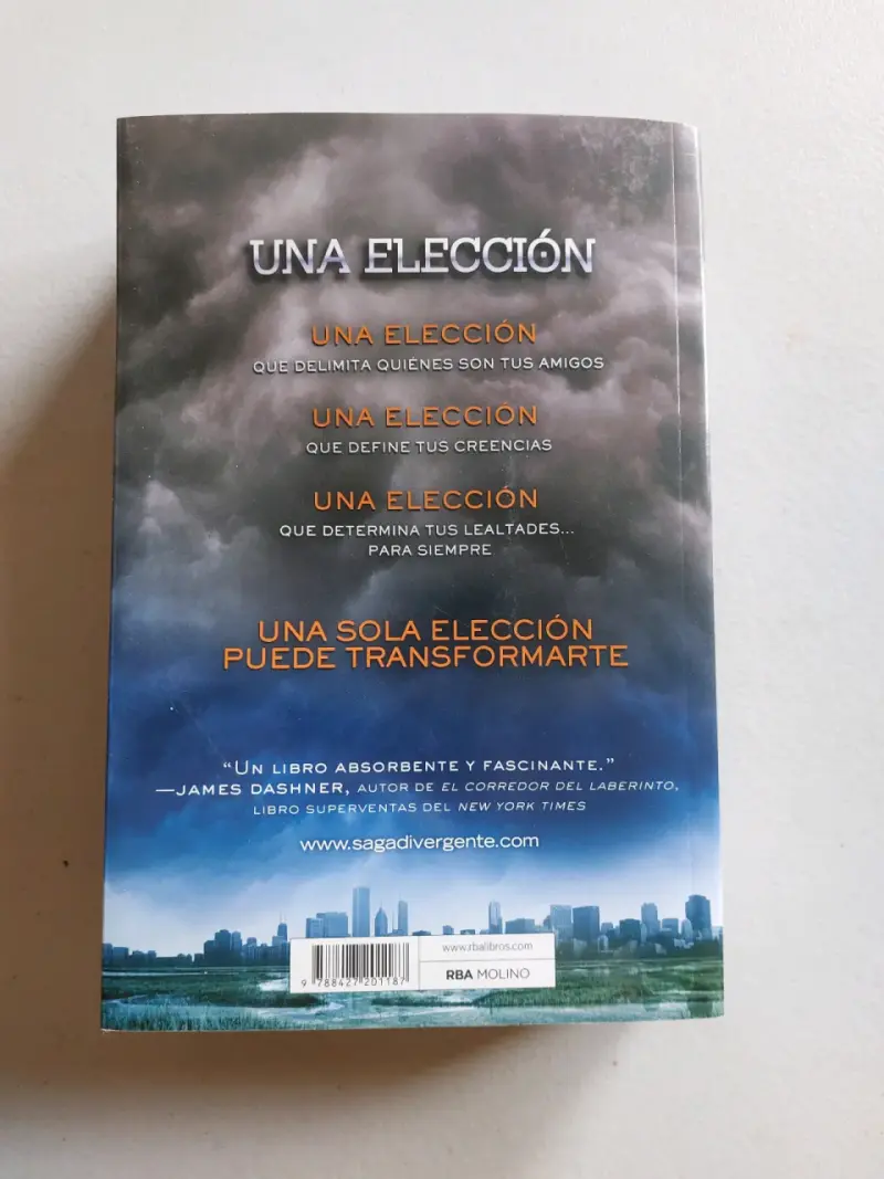 Libro Divergente de Veronica Roth en español - 2