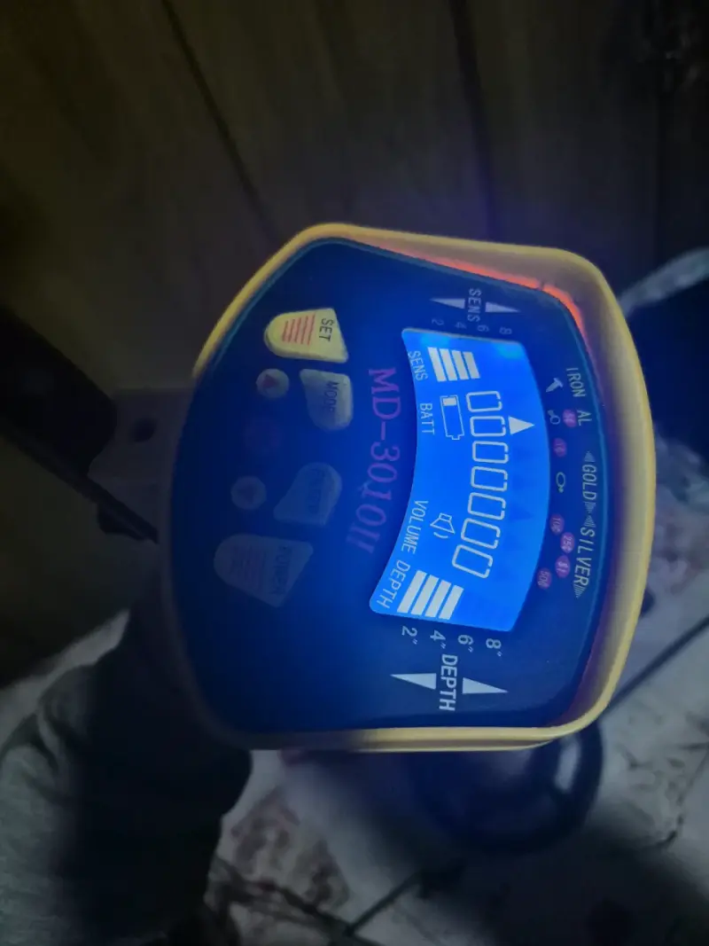 Detector de Metales MD-3010II con Pantalla LCD