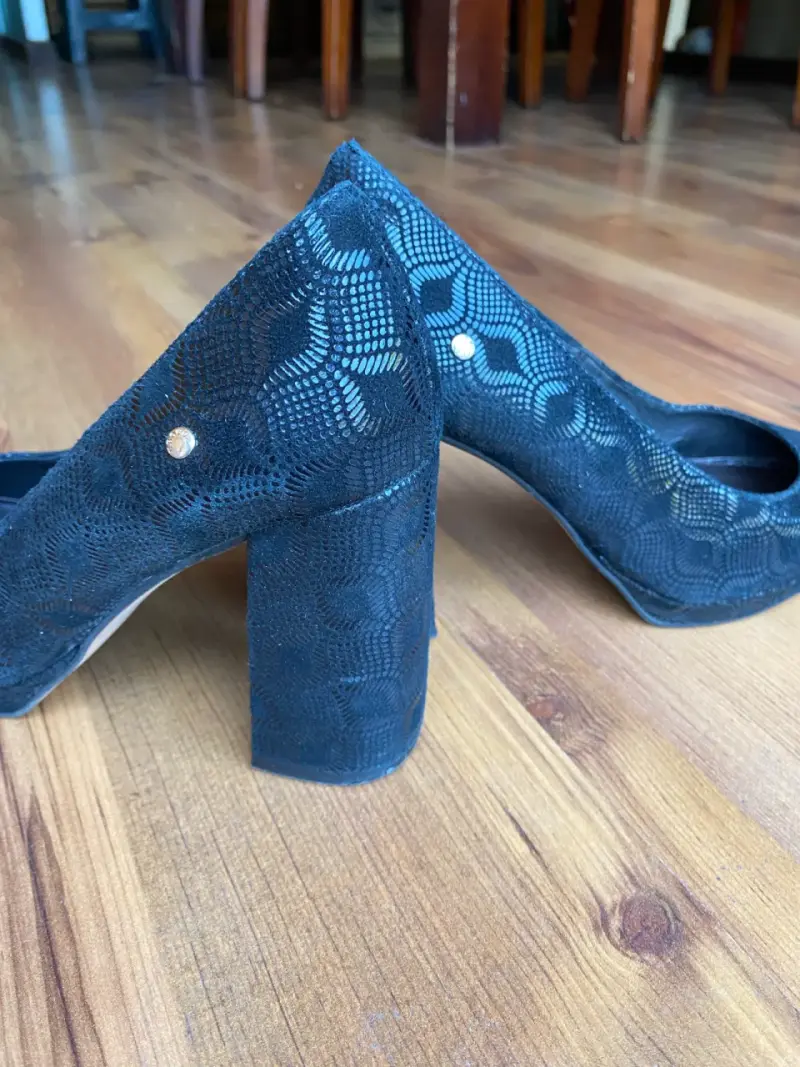 Zapatos de tacón alto negrocon diseño elegante - 6