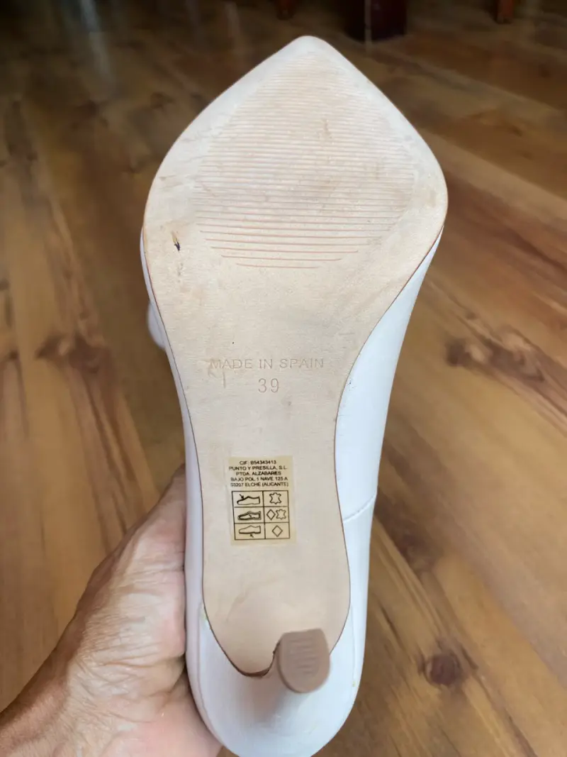 Zapatos de tacón alto beige elegantes - 2