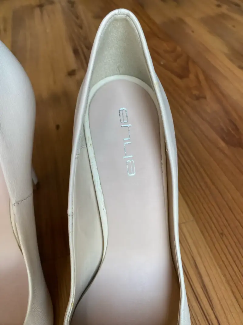Zapatos de tacón alto beige elegantes - 5