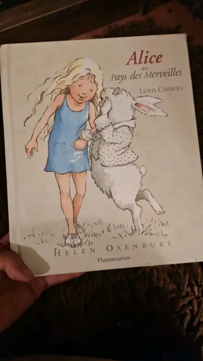 Libro 'Alice au Pays des Merveilles' ilustrado - miniatura 1