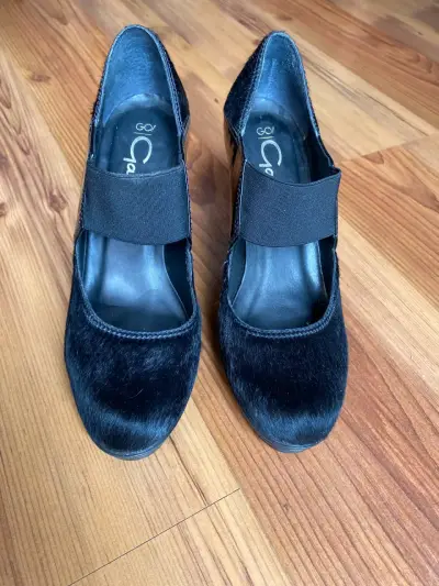 Zapatos de tacón alto negros elegantes - miniatura 2
