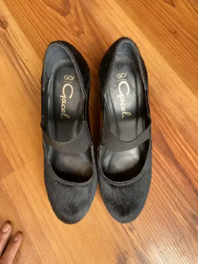 Zapatos de tacón alto negros elegantes - miniatura 5