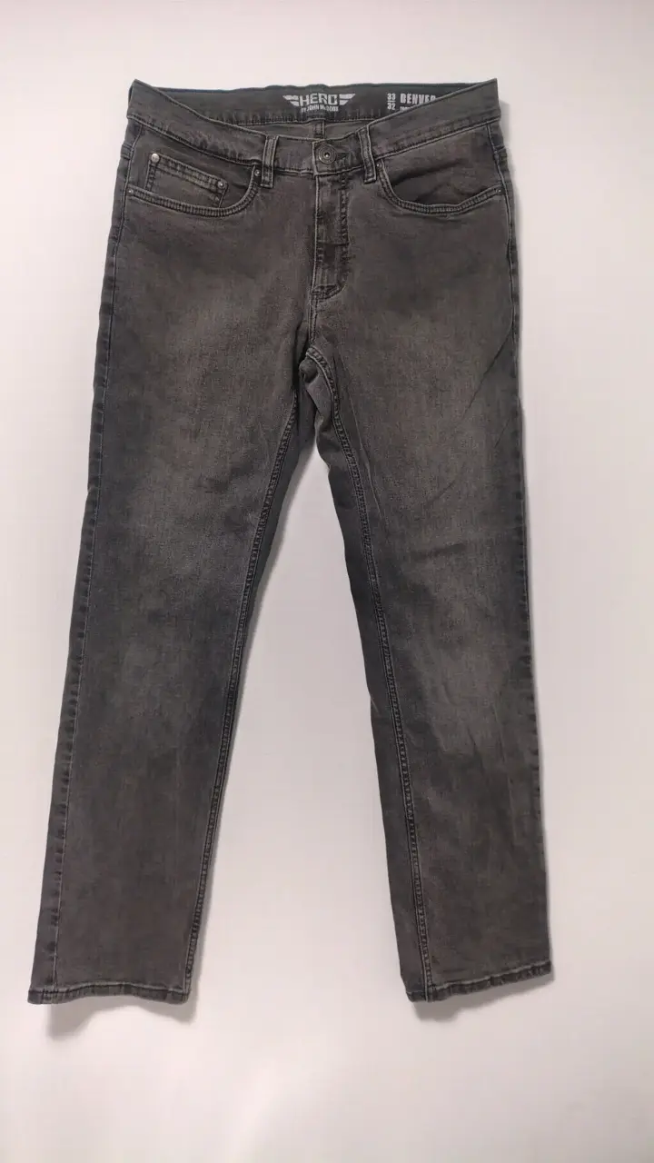 Pantalones cargo beige y jeans grises para hombre - 4