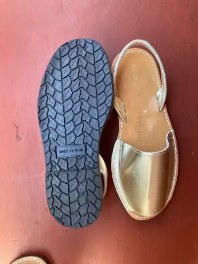Sandalias doradas de cuero Degas para mujer - miniatura 4