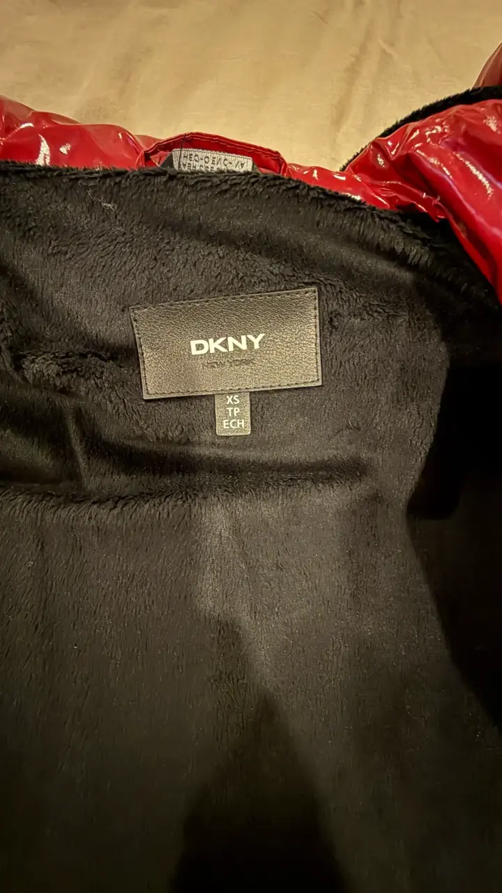Chaqueta acolchada roja DKNY para mujer - 4