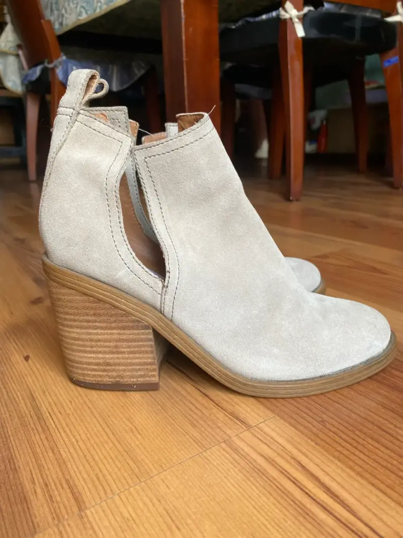 Botines de cuero beige con tacón alto - 4