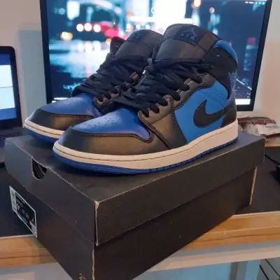 Zapatillas  negras y azules Air Jordan - miniatura 1