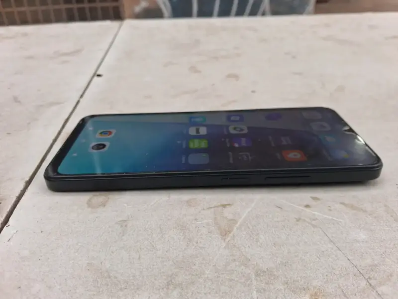 Smartphone Xiaomi Redmi con cámara triple - 3
