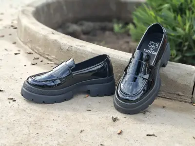 Zapatos de charol negro con suela gruesa Gotta - miniatura 1